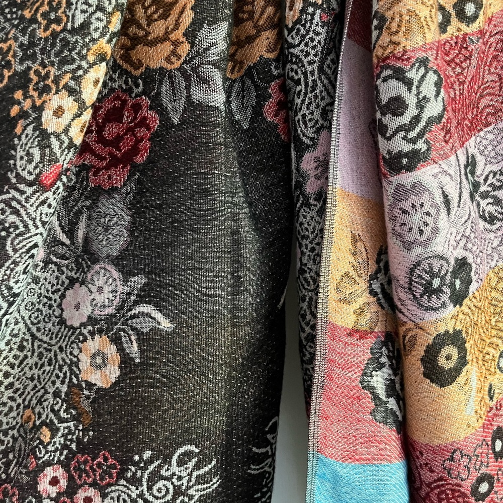 Multicolor Floral Pattern Scarf - Picture 3 of 3